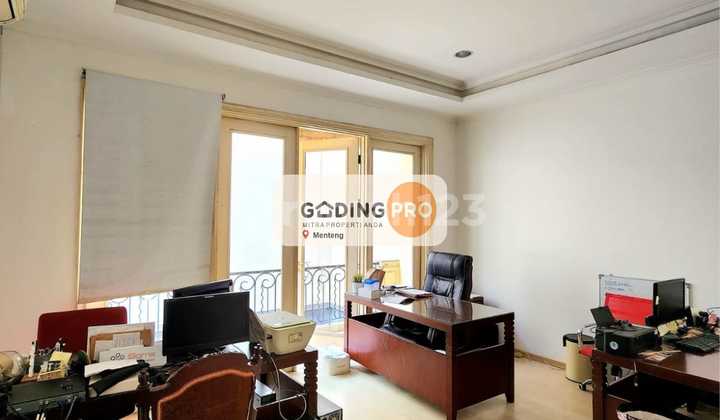 For Sale!! 3.5-story house, 274m2 area, parking for 4 cars, near Menteng in Setiabudi. 2
