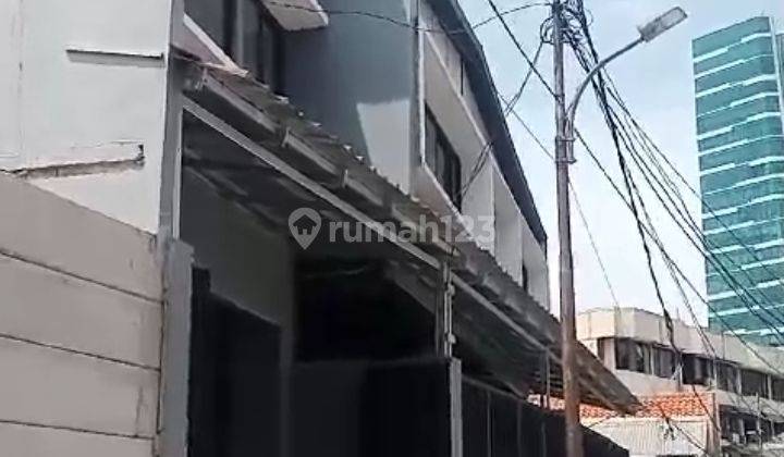 Disewakan Ruko Luas 200m2 di Area Thamrin Dekat Tanah Abang 1