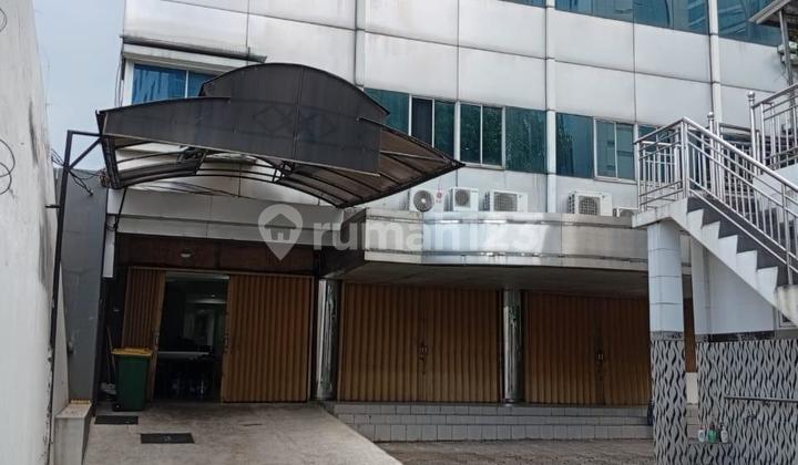For Rent 4-Storey Building Area 1000M2 in Thamrin South Jakarta