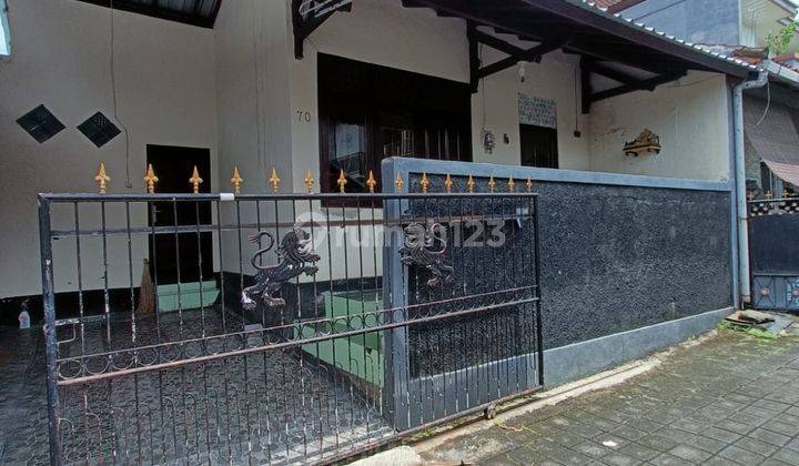 Jual rumah lantai 1 deket sekolah Taman Rama ubung 4