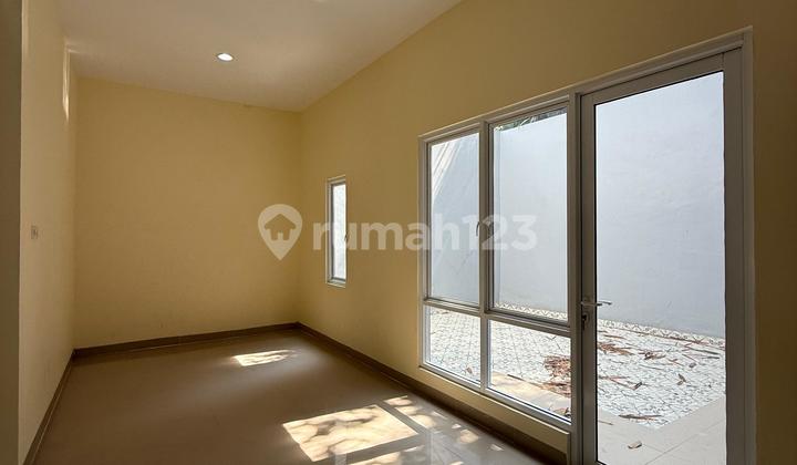 Great! Newly Renovated House in BSD Griya Loka near Pasmod Toll. 2