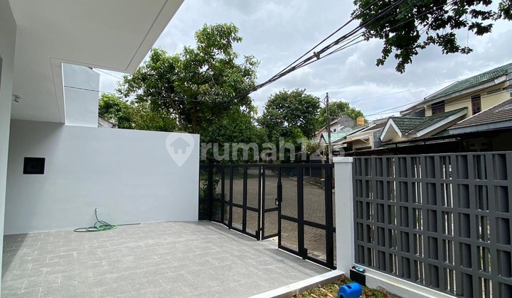 Great! New Modern House in BSD Kencana Loka 2