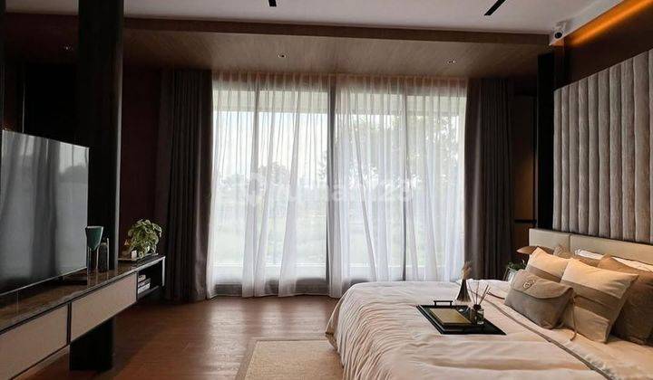 Rumah Mewah 3 Lantai dengan Private Lift di Summarecon Serpong 2