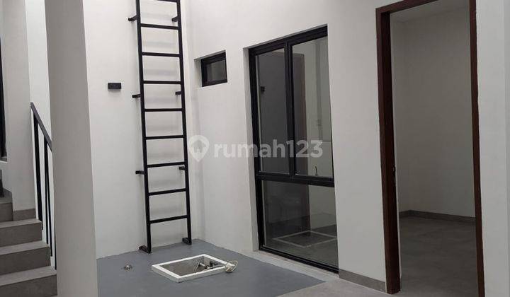 Rumah 3 Lantai SHM Modern di Cluster Bintaro Sektor 9 Nego 2