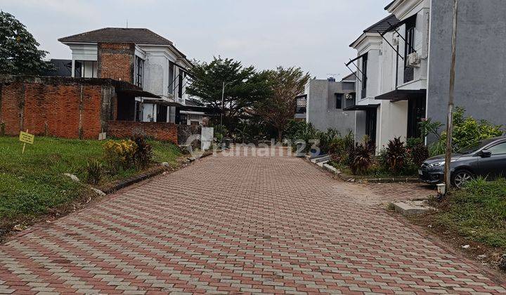 Dijual Rumah Mewah siap Huni Ada rooftop,mini studio Dan kolam renang  2