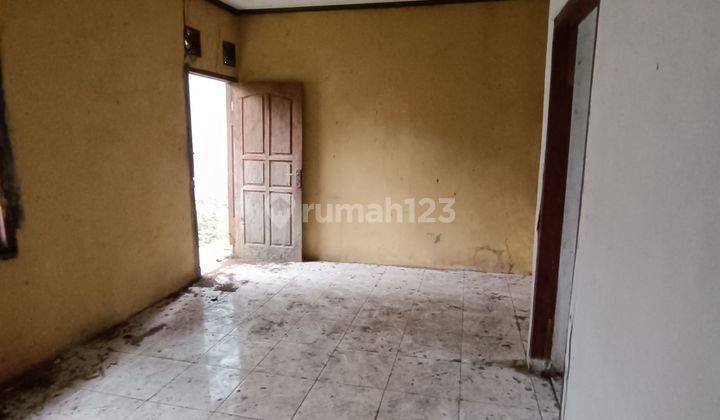 Dijual Rumah Hitung tanah di pinggir jalan raya  2