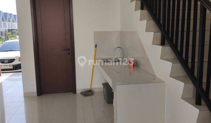 Disewakan Rumah Di Pinewood Summarecon Semi Furnish 2
