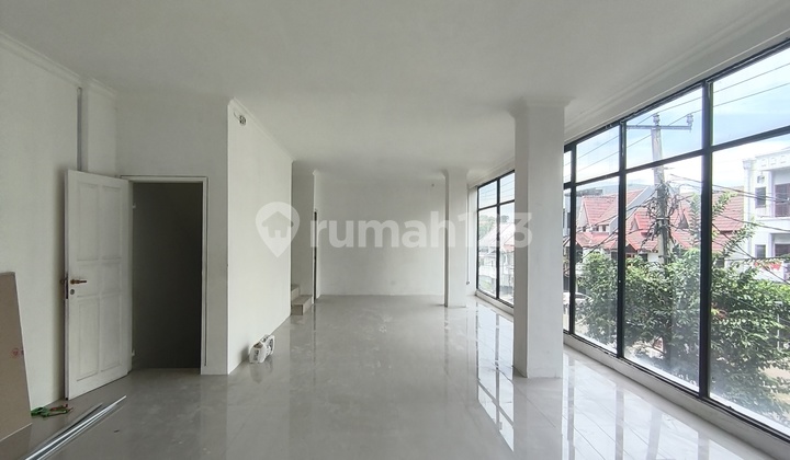 Shop House Negotiable 2 Rooms in Pajajaran