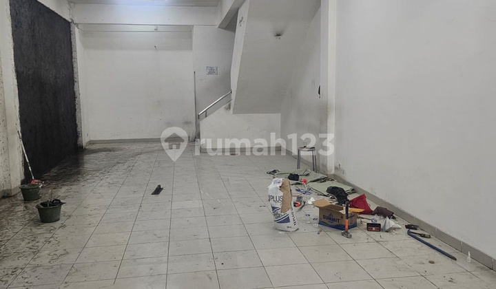 For Rent. 3-Story Shop House in Pajajaran, Bogor