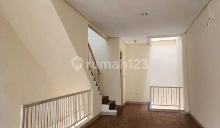 DISEWAKAN RUKO GREEN LAKE CITY 