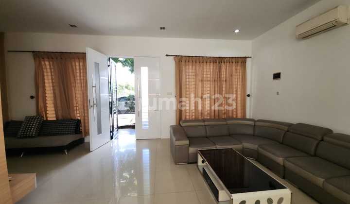 JUAL VILLA CANTIK DI KOMPLEK MUTIARA PALACE 2