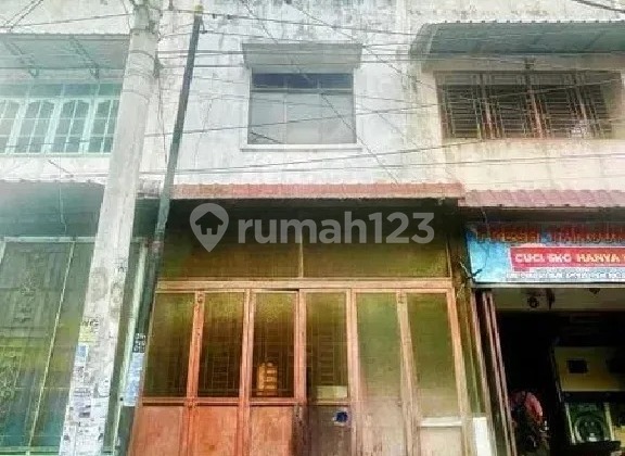 JUAL RUMAH 2,5 TINGKAT DI JALAN AR-HAKIM 1
