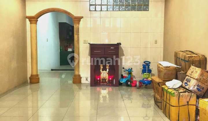 Spacious Strategic House for Rent, Pukat 6 Street, Medan House Spacious Strategic House for Rent, Pukat 6 Street, Medan House