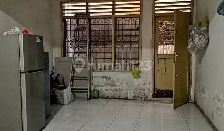 For Sale Spacious Classic House on Sei Batang Hari Street, Medan Baru 2