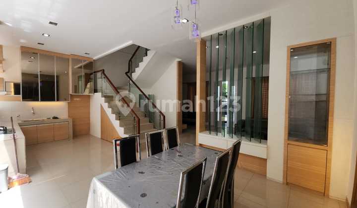 JUAL VILLA CANTIK DI KOMPLEK MUTIARA PALACE 1