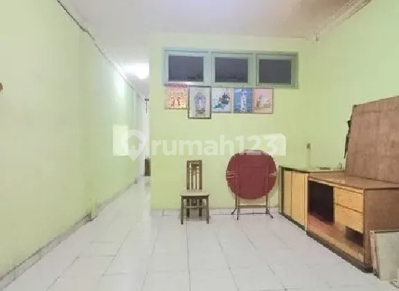 JUAL RUMAH DALAM KOMPLEK DI JALAN YOS SUDARSO 1