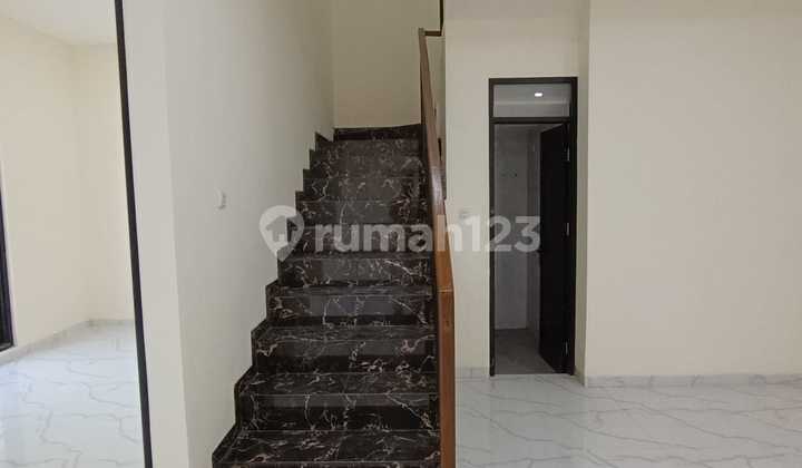 JUAL Rumah Baru 2 lantai Mulyosari Surabaya 2