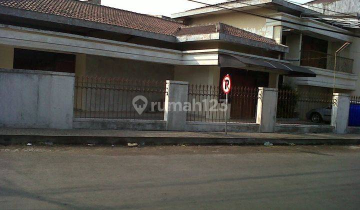 Dijual Rumah 2 Lantai di Manyar  1