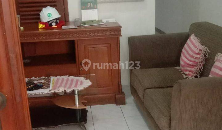 Dijual Rumah Terawat 2 Lantai di Dukuh Kupang 2