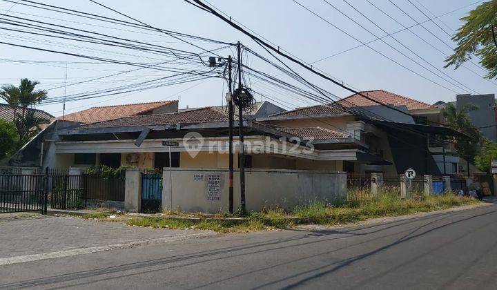 Dijual Rumah 2 Lantai di Manyar  2