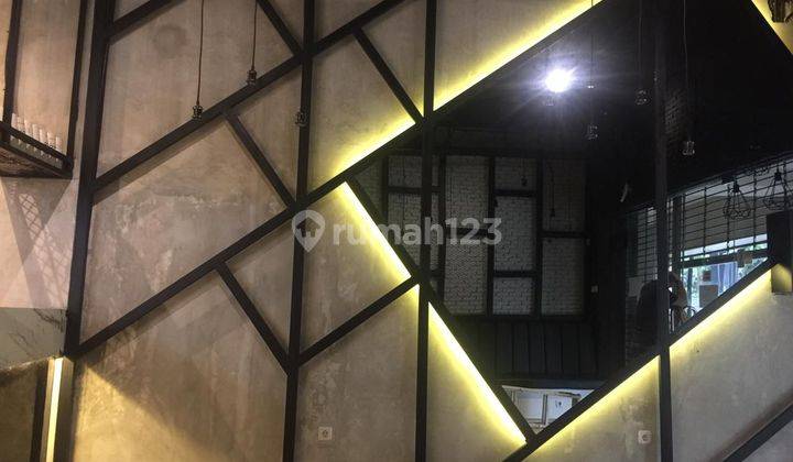 Disewakan Ruko Royal Medit 3 lantai diseberang mall Neo Soho 2