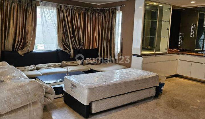 Apartemen Royal Mediterania Garden 3 Kamar Tidur Bagus Furnished,Dekat Central Park, Taman Anggrek, Untar, Trisakti, Ukrida 2