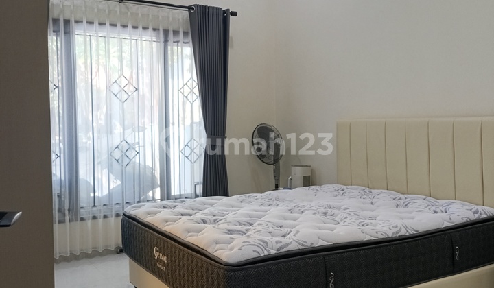 Beautiful Newly Renovated House in Batununggal Buah Batu, Rare Find 2