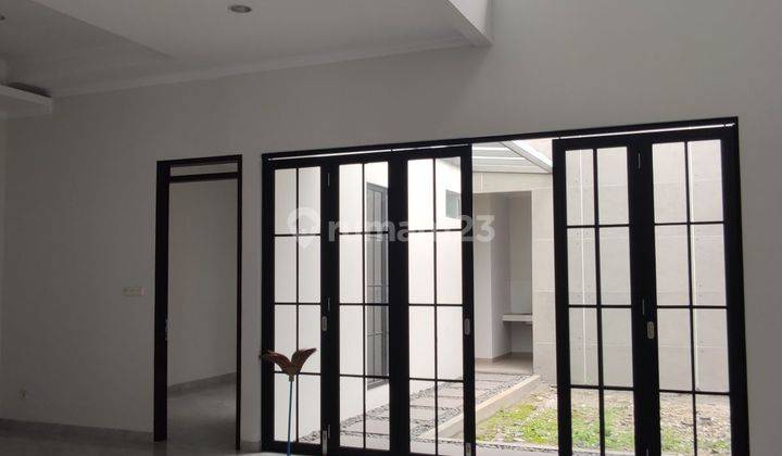 Rumah Baru Mewah Klasik di Mainroad Batununggal Indah 1