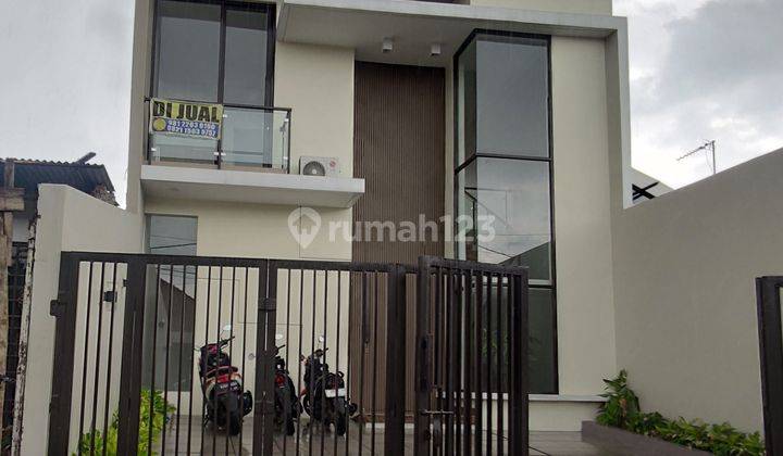 Rumah Baru Modern Luxury di Sayap Batununggal Indah 1