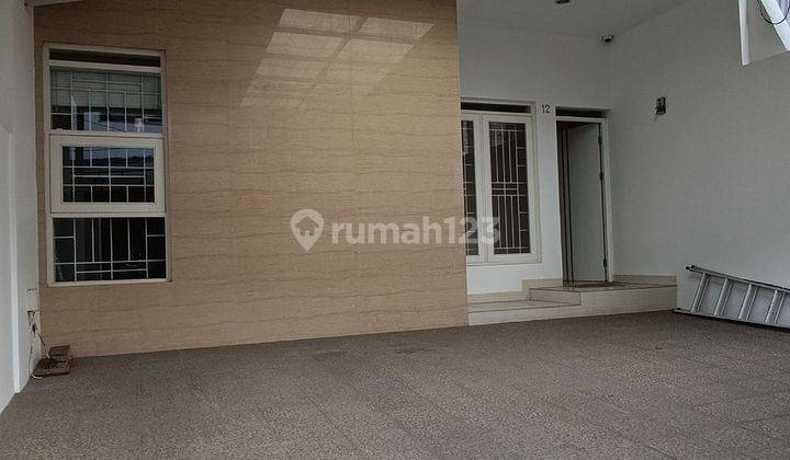 Rumah Lux Semi Furnished Pusat Kota dekat Mekar Wangi  2