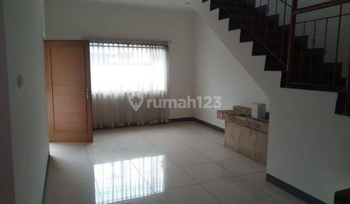 Rumah 2 Lantai Bagus Siap Huni Dekat Batununggal Indah 1