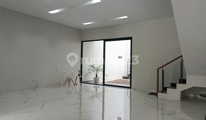 Turun Harga! Rumah Baru Luxury Mekar Wangi Cluster Depan Bonus Kitchen