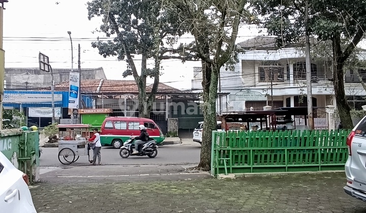 Jarang Ada Rumah di Jalan Utama Gatot Subroto 518M2
