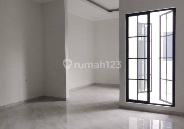 Rumah baru 2 lt luas dan modern di cluster Batununggal Indah 2