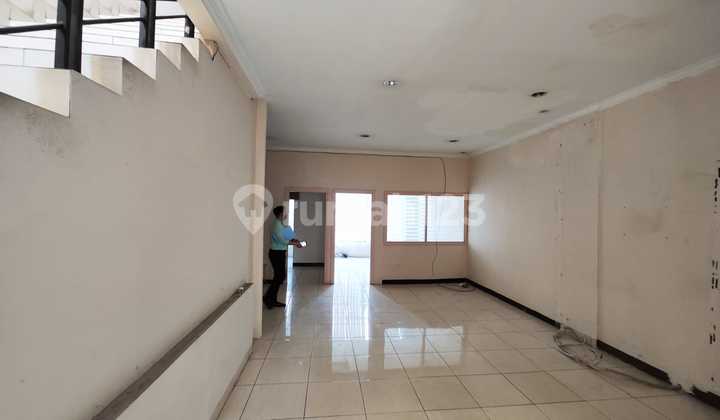 Shop House on Mair Road, Pajajaran, Strategic Location 2