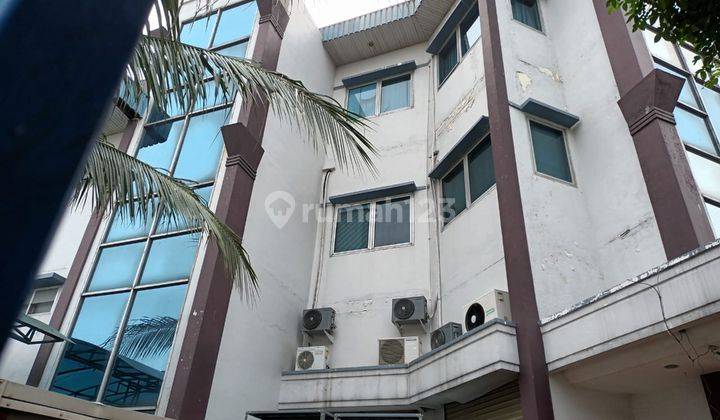 Gedung Kantor Gudang Strategis, Aman, Dan Yaman Lokasi di Kawasan Pergudangan, Daan Mogot Harga Nego 1