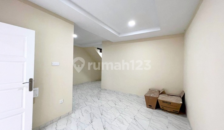 For Sale Fast, 2-Story Freehold Orchid Sari House in Batam Center. 2