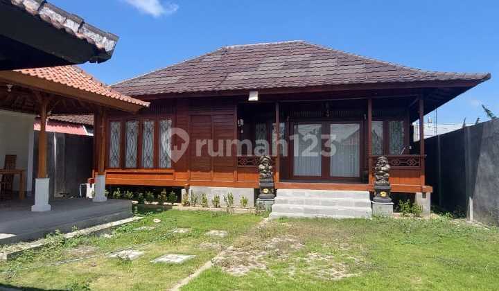Rumah Kayu Fully Furnished Halaman Luas Di Renon Denpasar Selatan