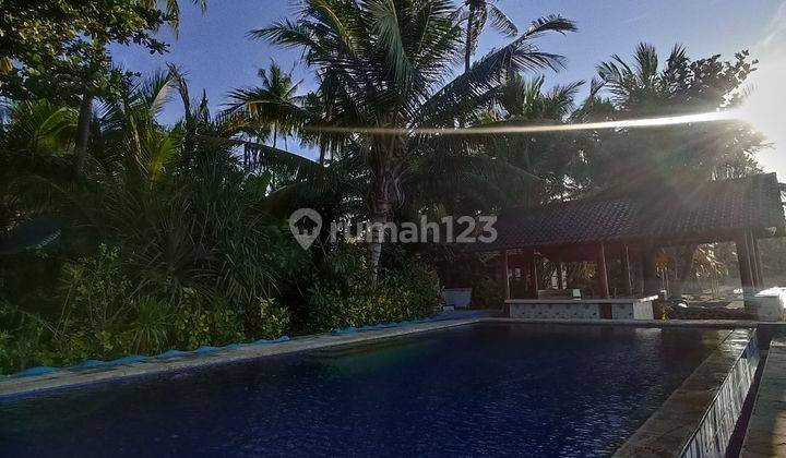 Beautiful Bondalem Buleleng Beachfront Villa 1