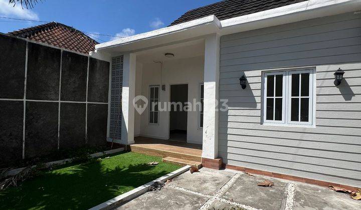 Nice House with America Farm House Design in Benoa 2