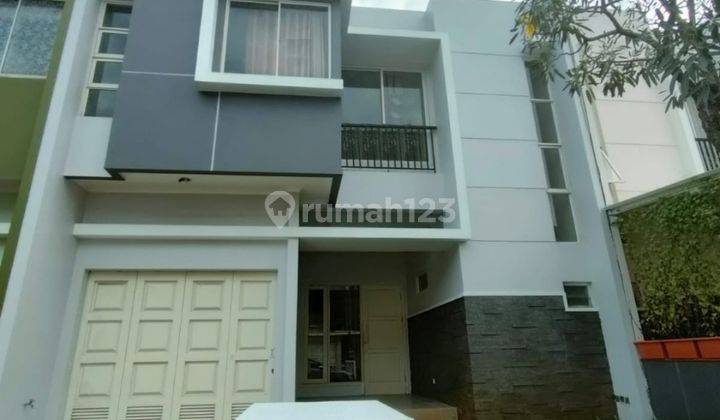 Rumah 2 Lantai SHM Sudah Renovasi hadap Barat Daya 1