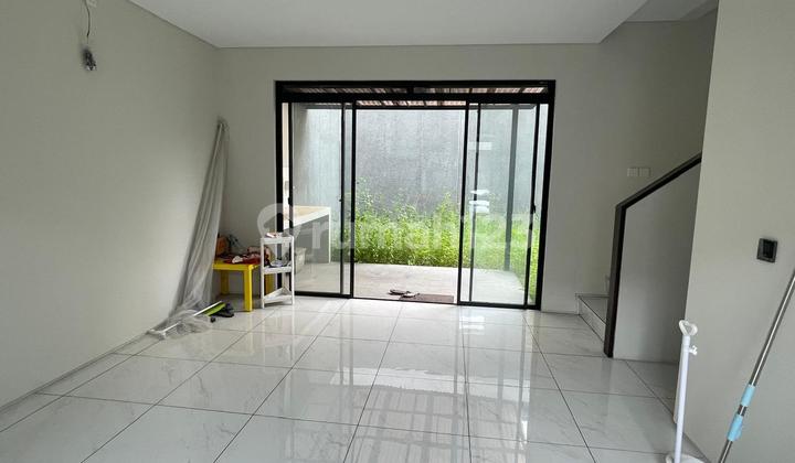 Rumah Siap Huni Bagus Strategis Di Kota Baru Parahyangan 2