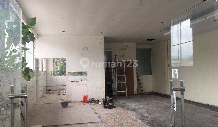 Disewakan Ruang Usaha, Strategis, Posisi Bagus,Ramai, Dekat Borma di Setiabudi 4