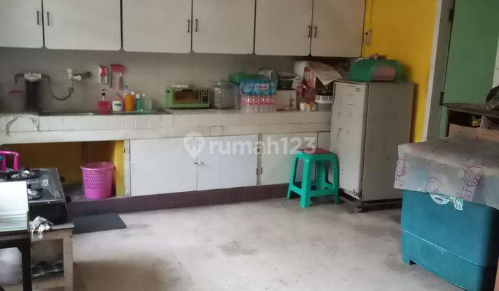 Rumah 2 Lantai, Terawat, Tengah Kota, Strategis di Sayap Riau 2