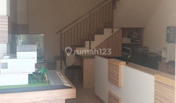 Turun Harga Ruko 3 Lantai, Lokasi Strategis di Jalan Sunda 2