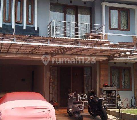 Rumah Keren Siap Huni, 2 Lantai di Singgasana, Mekar Wangi 1