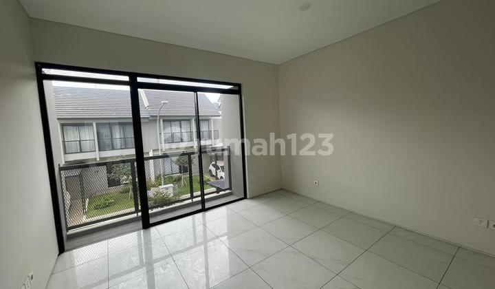 Good Strategic Ready-to-Live House in Parahyangan New City