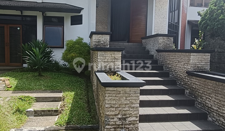 Nice Semi-Furnished Ready-to-Live House in Setiabudi