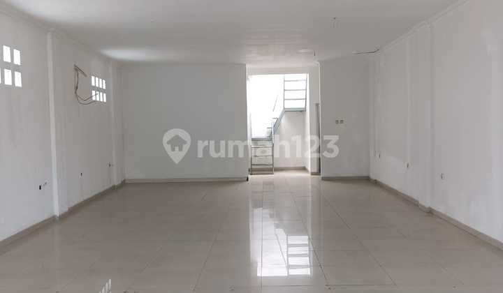 Ready-to-Use Shop House in a Strategic and Busy Location on Abdulrahman Saleh Main Road 2