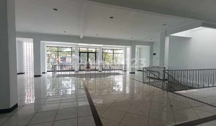 Ruang Usaha Bagus, Lokasi Strategis, Cocok Kantor / Bank / Showroom / Klinik Di Mainroad Pasirkaliki Ruang Usaha Bagus, Lokasi Strategis, Cocok Kantor / Bank / Showroom / Klinik Di Mainroad Pasirkaliki